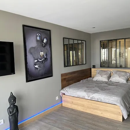 Village Naturiste Sensuel *