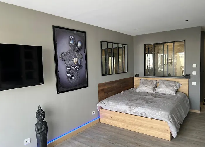 Village Naturiste Sensuel *